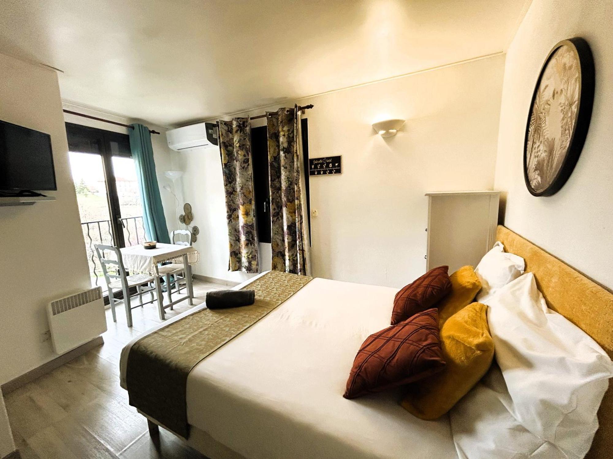 Gabrielle Hotel 2*